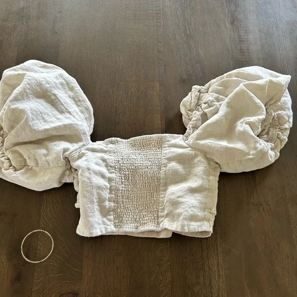 & other stories linen puff sleeve crop top twist front cream - Picture 11 of 11